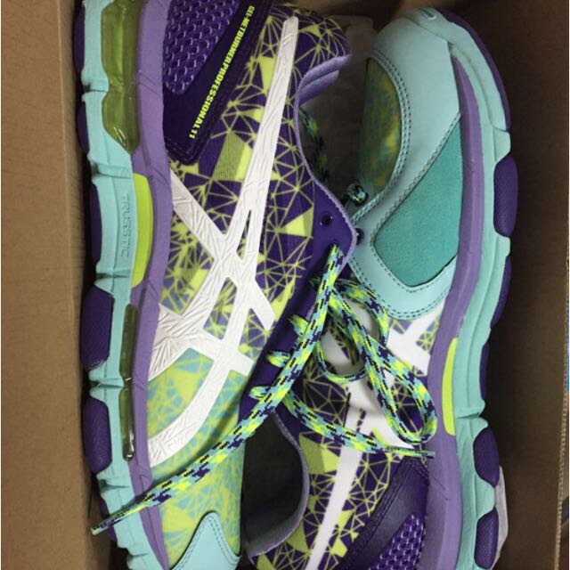 asics netball shoe