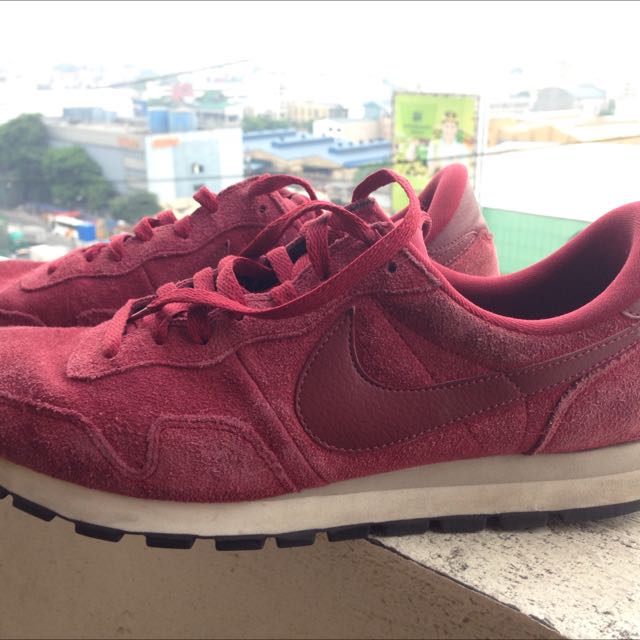 nike air pegasus 83 burgundy
