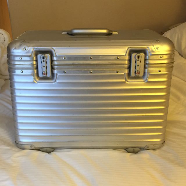 rimowa topas pilot