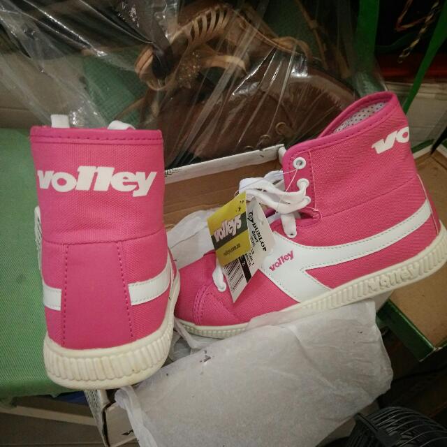 Pink dunlop volleys on sale