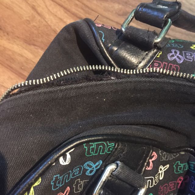 Tna best sale bowling bag