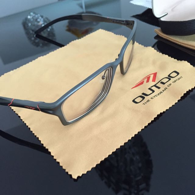 Outdo Spectacles (Category: Sunglasses & Eyewear) located in Singapore. Submitted by lasaasiiii2746 (Listing ID 58830132, Image 2). Description: .