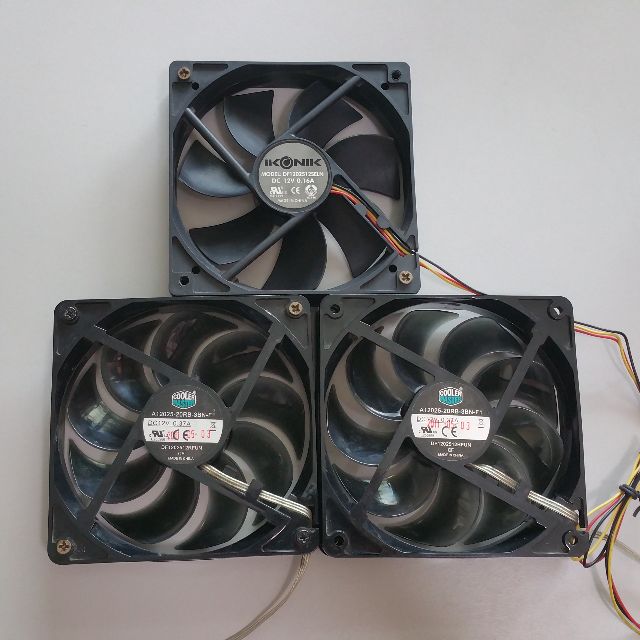 3 X 120mm Pc Case Fans 2 X Coolermaster 1 X Ikonik Electronics On Carousell