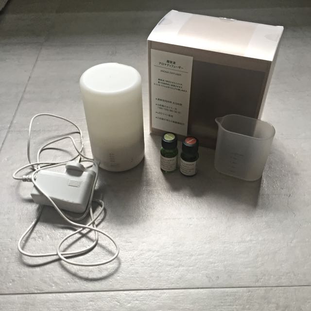 MUJI Diffuser + Essential Oil X2, Furniture & Home Living, Home Decor