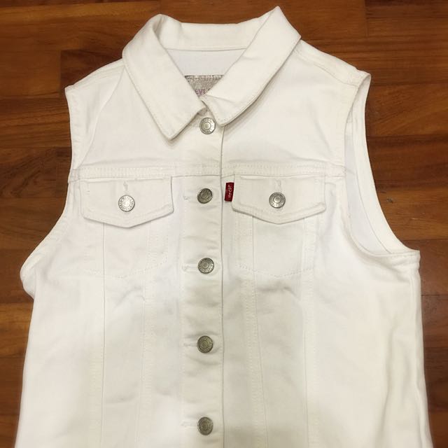 levis white vest