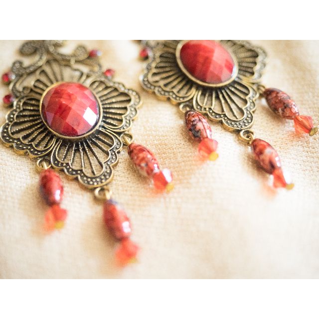 Ruby Red Dangling Earrings (Category: Earrings) located in Kuala Lumpur. Submitted by pahnanaw (Listing ID 59062854, Image 3). Description: Condition: 10/10 (Perfect/like new). Beautiful pair of earrings with intricate design. Make any outfit look more outstanding with these pair of earrings..