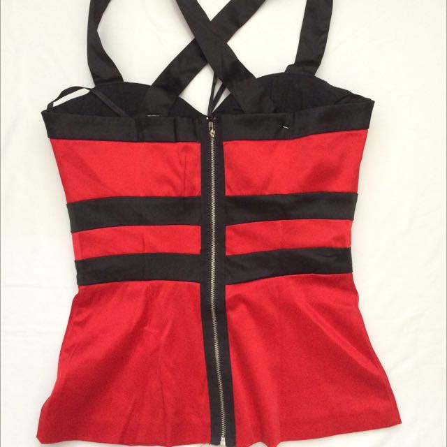 Top (Category: Women's Fashion) located in Toronto. Submitted by ellesi (Listing ID 59045982, Image 2). Description: .