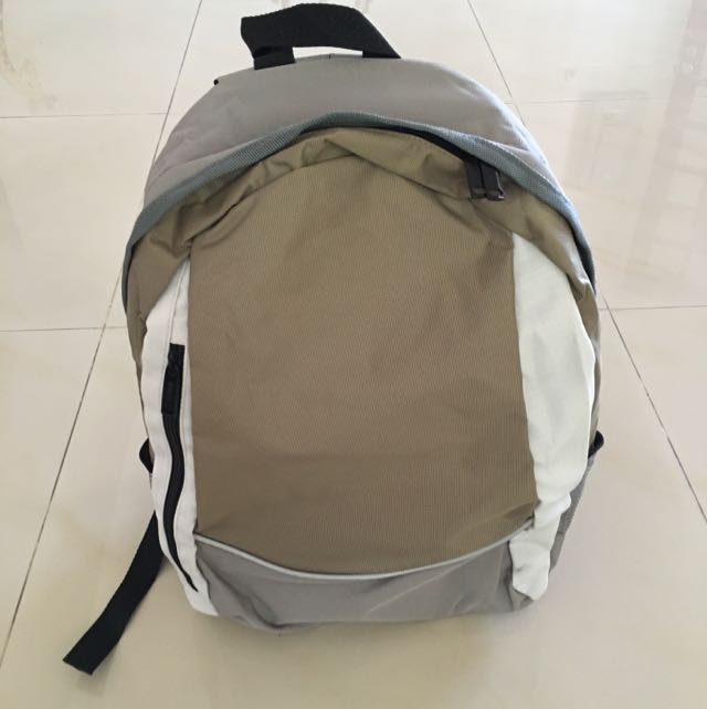 Normal Backpack (Category: Water Sports) located in Ayer Keroh. Submitted by nicholas0914 (Listing ID 59201018, Image 1). Description: Up for sale is a normal backpack. It has 3 zipper compartments and 2 compartments without zipper. Condition: 10/10 (never use before).