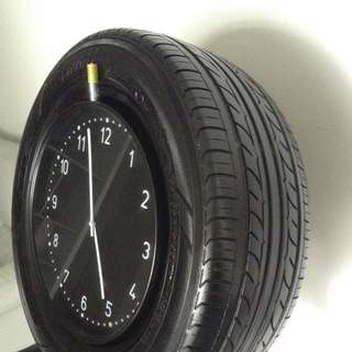 huge tyre clock, clock is 40cm , brand new custom make, one and only, no repilcas of exact made, can place on floor, great for house warming chats along with my other tyre drink party tyre，open  for   trade  or  best  offer  secure