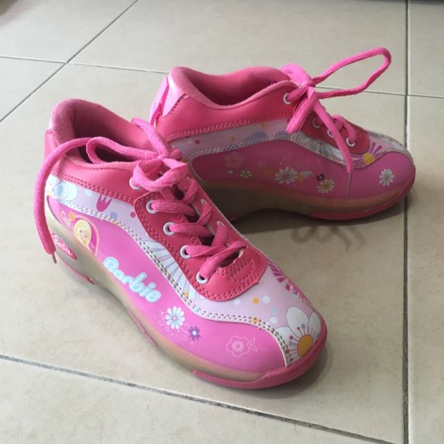 barbie shoes with wheels