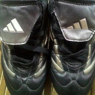 ADIDAS Soccer Shoes Size 6 