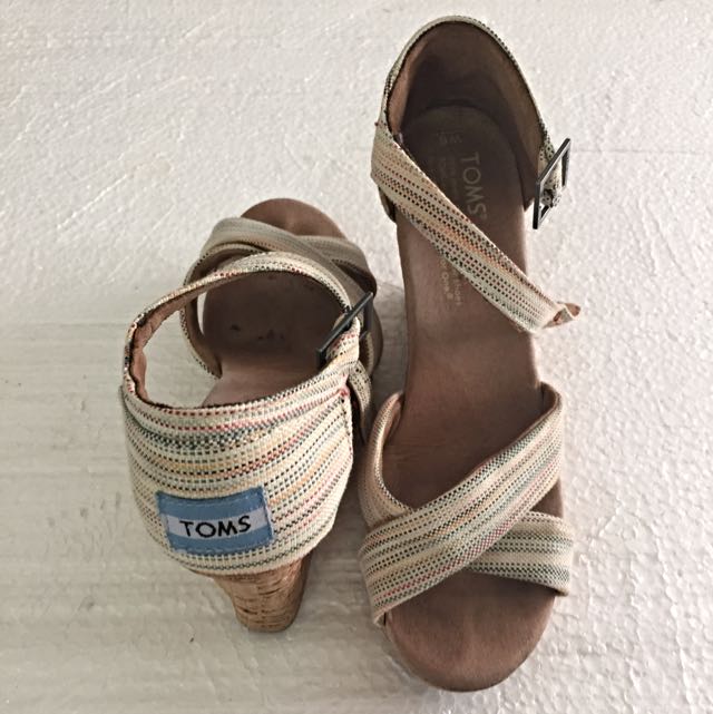 toms wedge shoes