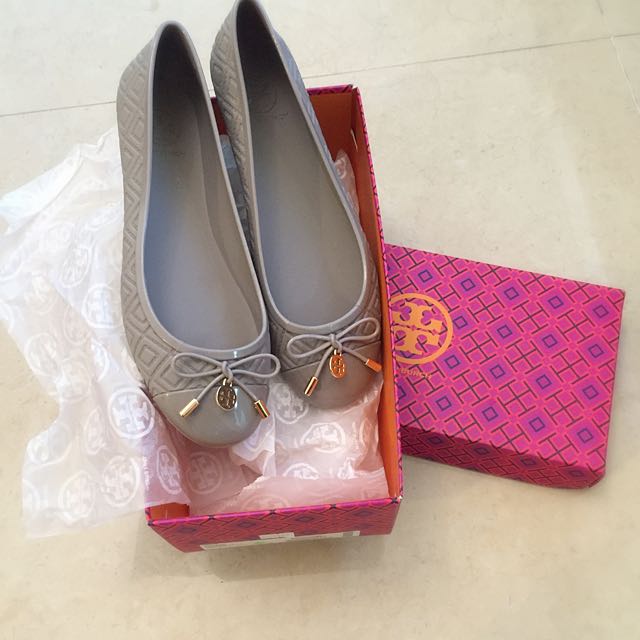 tory burch jelly shoes