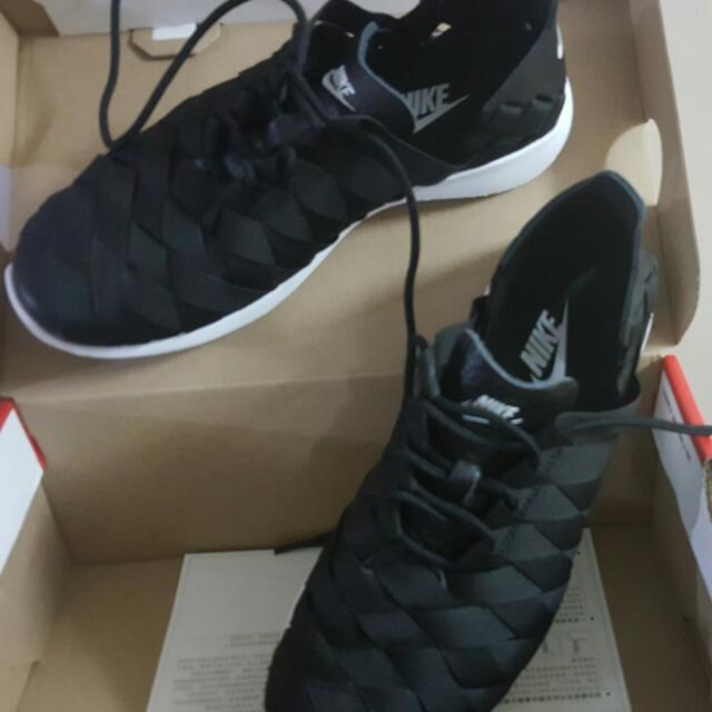 nike juvenate woven