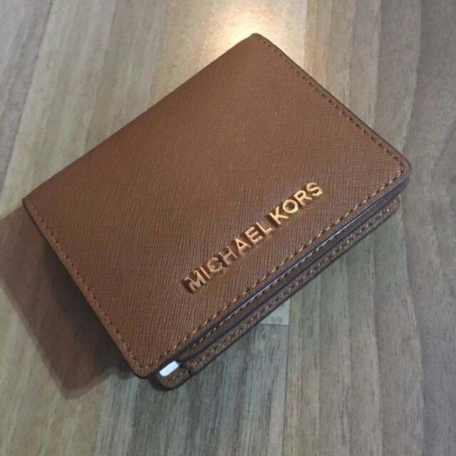 AUTHENTIC BRAND NEW Michael Kors Jet Set Travel Saffiano Leather Flap Card Holder STORE STYLE 32T4GTVF2L BROWN Luxury on Carousell