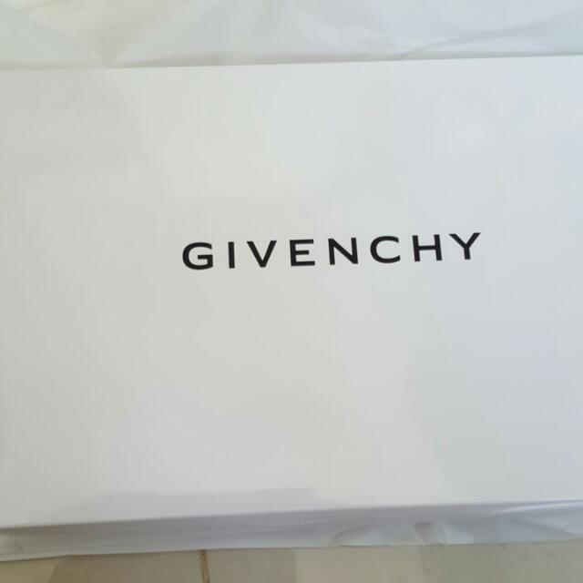GIVENCHY Towel Gift Set, Beauty & Personal Care, Face, Face Care on