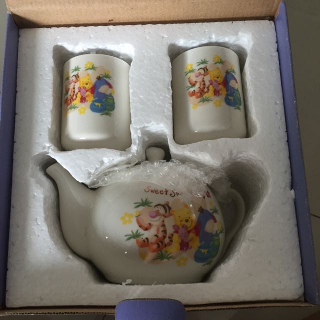 BNIB Disney Tea Pot Set, TV & Home Appliances, Kitchen Appliances