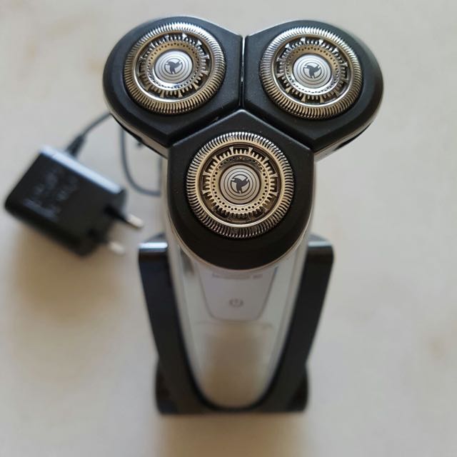 BNIB RQ1260 Philips Gyroflex 3D SensoTouch 9000 Series Wet And Dry