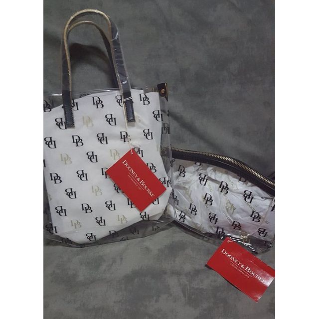 dooney & bourke lunch bag