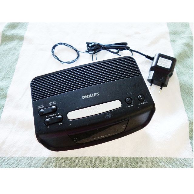 Philips clock radio, AJ3123, Furniture & Home Living, Home Decor
