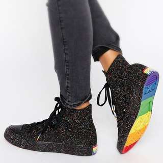 UO x Converse👟 2016 Pride 🌈Collection Unisex Hi-Tops UO x Converse👟 2016 Pride 🌈Collection Unisex Hi-Tops
