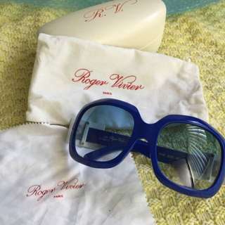 Roger Vivien Paris (Authentic)