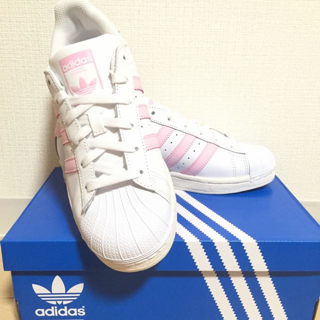 日本限定限量adidas Superstar 愛迪達櫻花粉粉紅色奶油底 她的時尚在旋轉拍賣