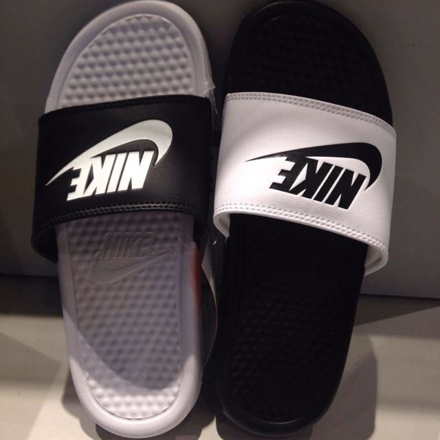 nike benassi mismatch