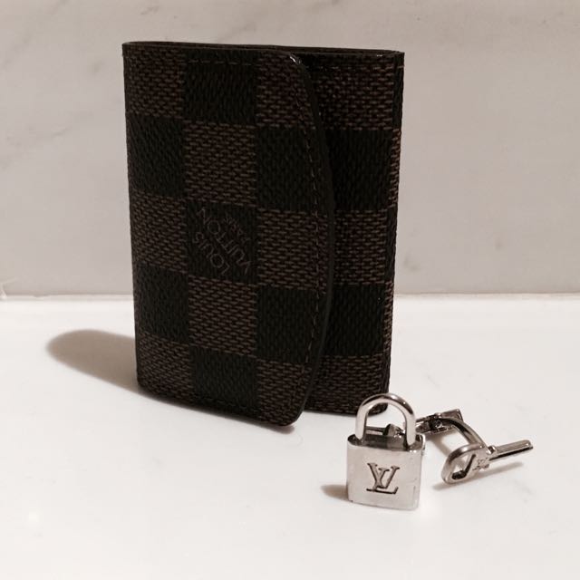 Louis Vuitton – Lock & Key Sterling Silver Cufflinks – Queen Station