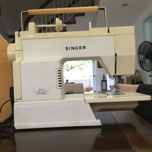 Singer Sewing Machine Model 6211c, Furniture & Home Living, Home