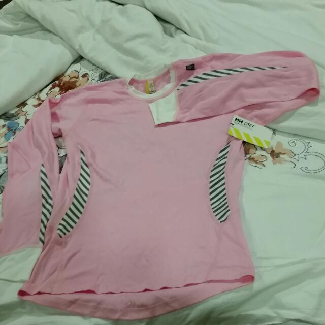 Helly Hansen Base Layer (Category: Traditional & Ethnic wear) located in Subang Jaya. Submitted by karenkbng (Listing ID 60267434, Image 1). Description: Brand new with tag Size L Great as a base layer for winter Keeps dry and warm .