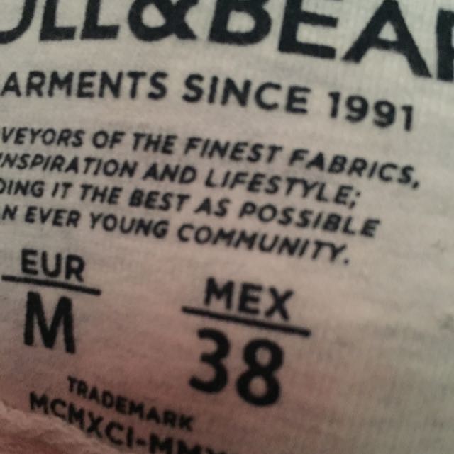 Pull And Bear Pullover (Category: Coats, Jackets and Outerwear) located in Singapore. Submitted by showsomesupport (Listing ID 60238745, Image 2). Description: .