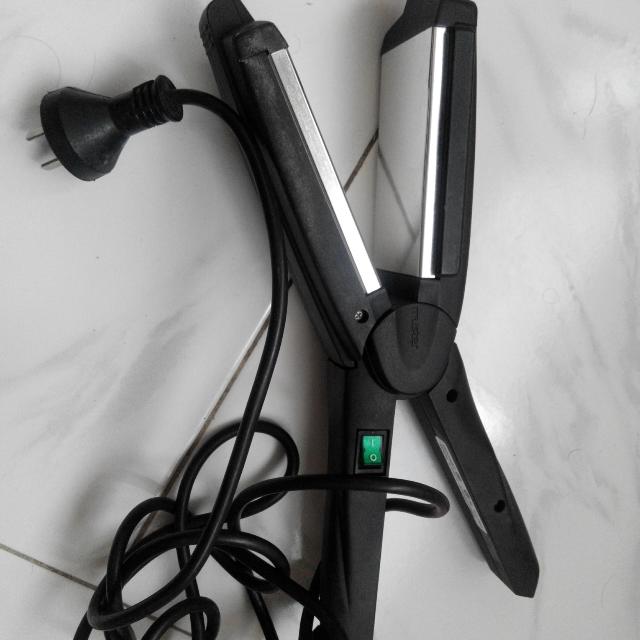 muster hair straightener