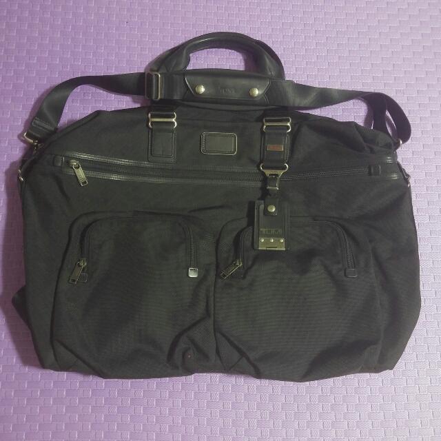 tumi large duffel bag