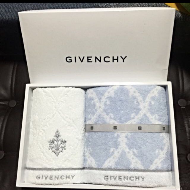 Givenchy Japan Face hand Towel Set Luxury Bags Wallets on