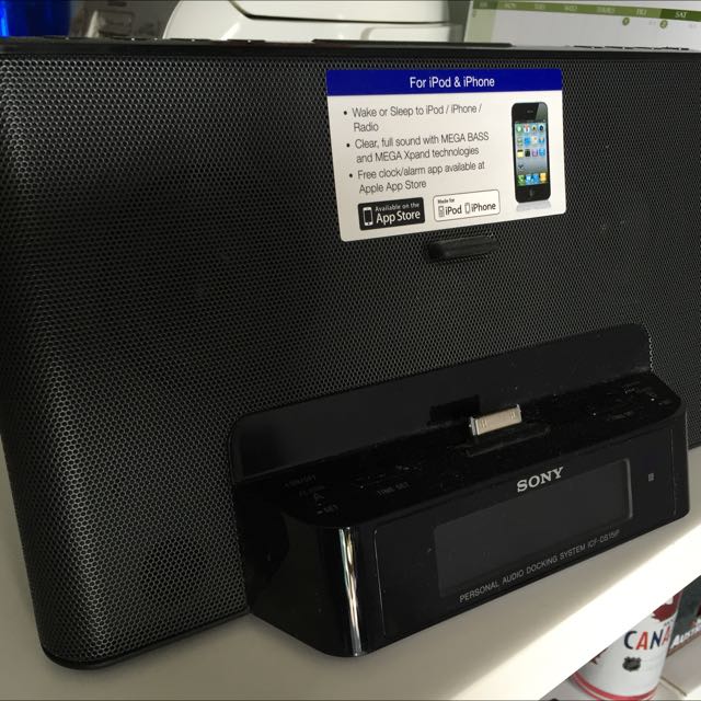 sony clock radio icfds15ip, Furniture & Home Living, Home Decor