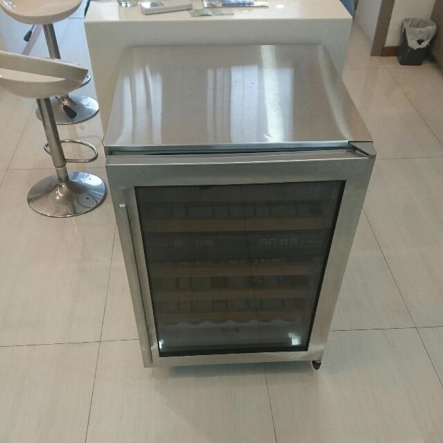 Subzero Wine Fridge Refrigerator Model 424 Free Delivery, TV & Home