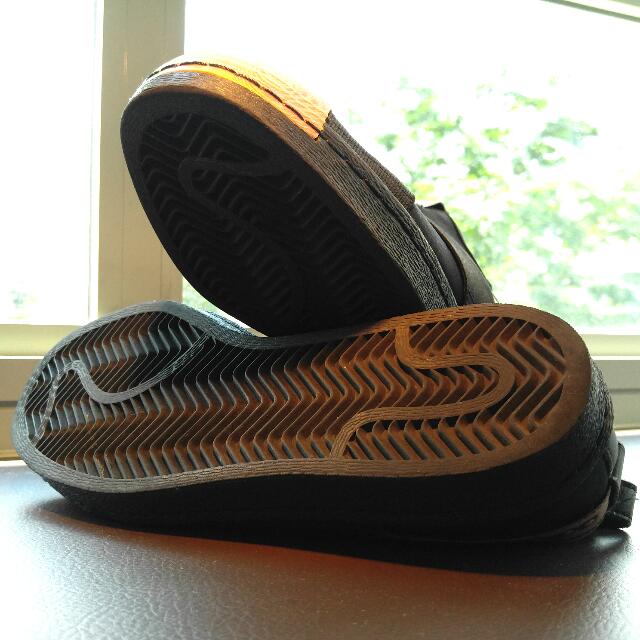 Superstar slip clearance on black hologram