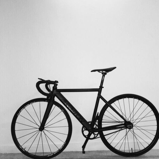 aventon cordoba black