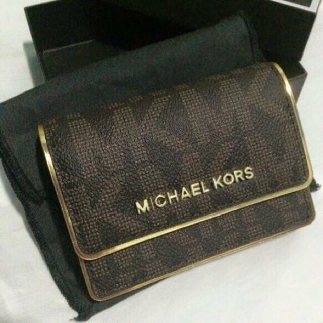 Michael kors Signature Accordion Card Case, Luxury on Carousell