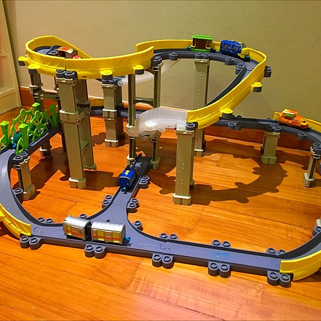 Big city adventure train top set