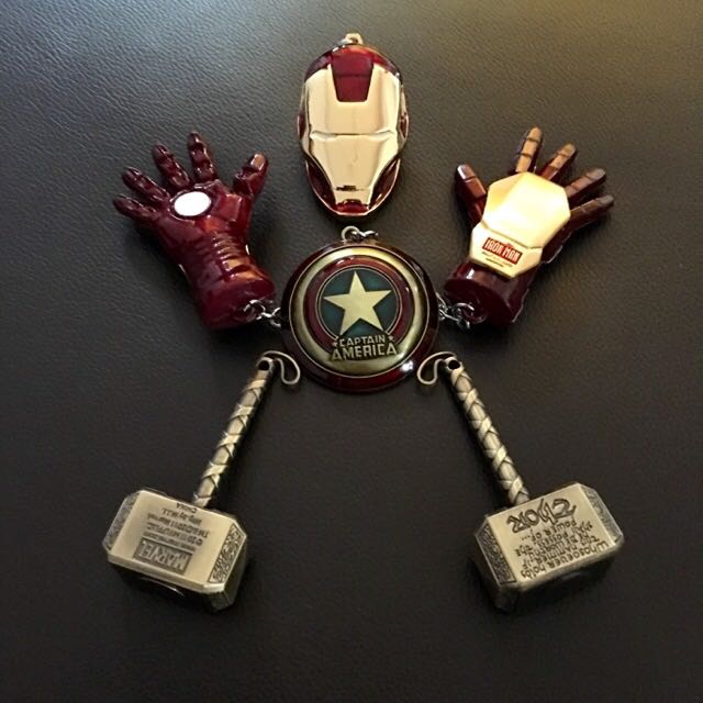 Avengers Keychains Set Team Red Men S Fashion On Carousell