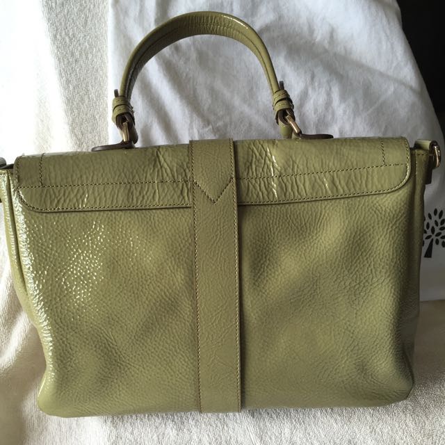 Mulberry Patent bag (Category: Luxury Bags & Wallets) located in Quezon City. Submitted by missmari (Listing ID 61166173, Image 3). Description: .