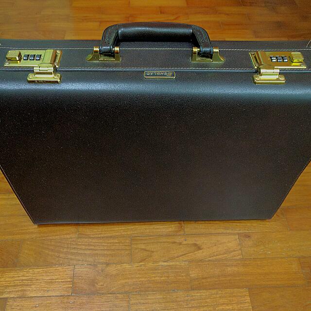 Echolac Briefcase With Combination Lock, Men's Fashion, Watches