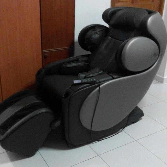 OSIM OS 808 uDivine Massage Chair Furniture Home Living