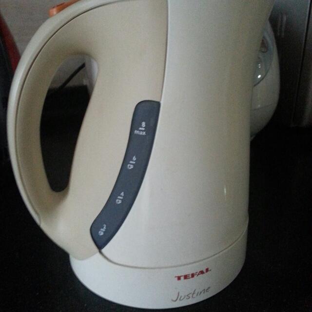 https://media.karousell.com/media/photos/products/2016/07/23/tefal_kettle_1469249608_a8475e11.jpg