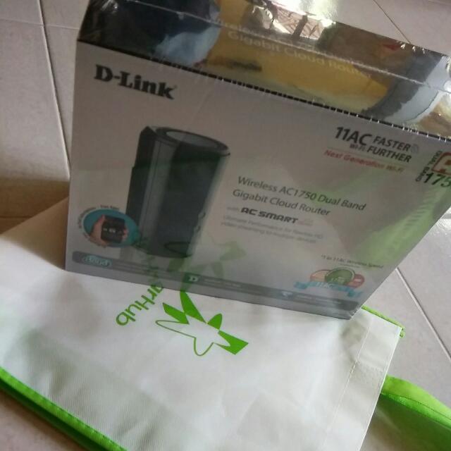 Wireless Cloud Router (Category: Other Home Furniture) located in Singapore. Submitted by dwong (Listing ID 61272149, Image 1). Description: .