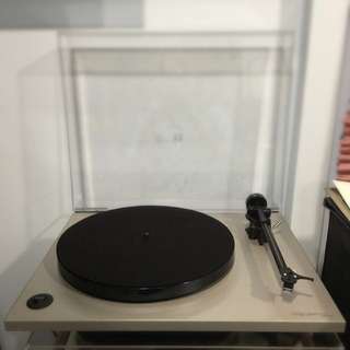 Rega turntable RP1 to trade with MacBook