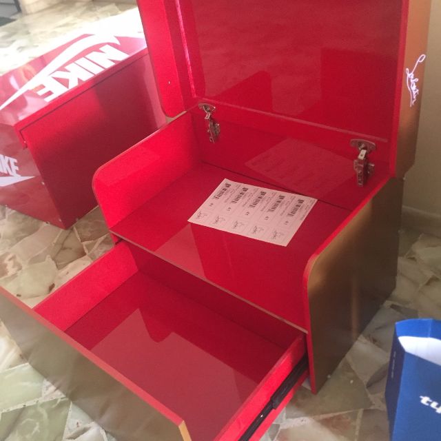 Christian louboutin 2024 storage box