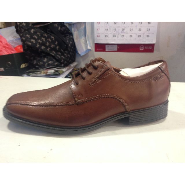 clarks tilden walk brown
